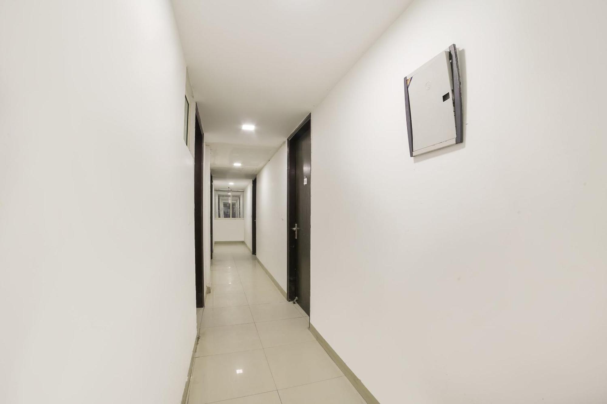 My Comfortable Hotel New Delhi Luaran gambar