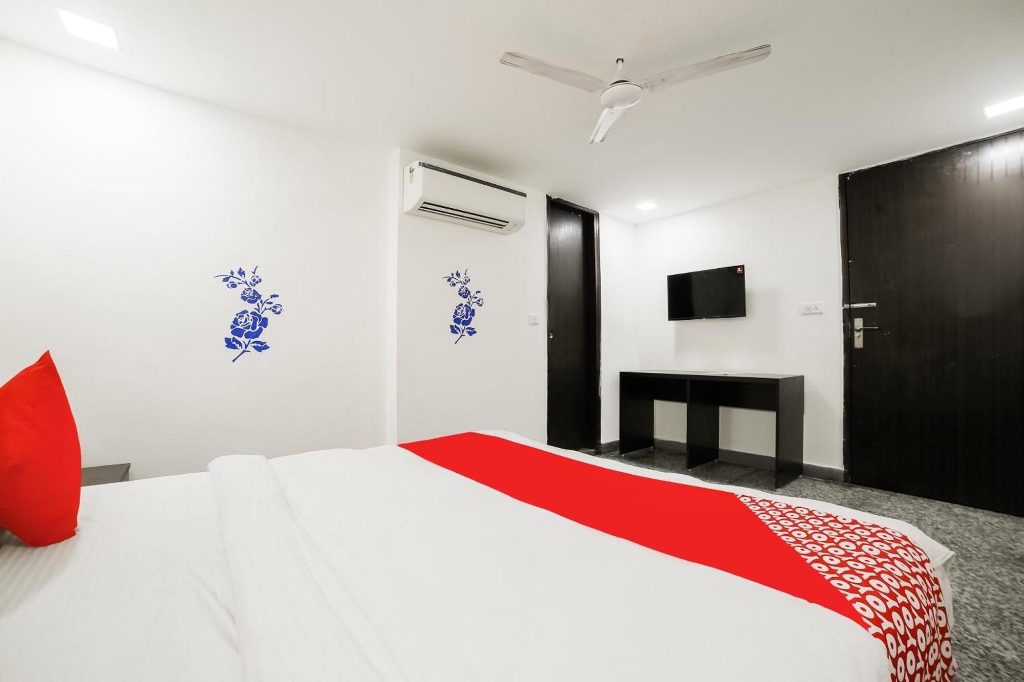 My Comfortable Hotel New Delhi Luaran gambar