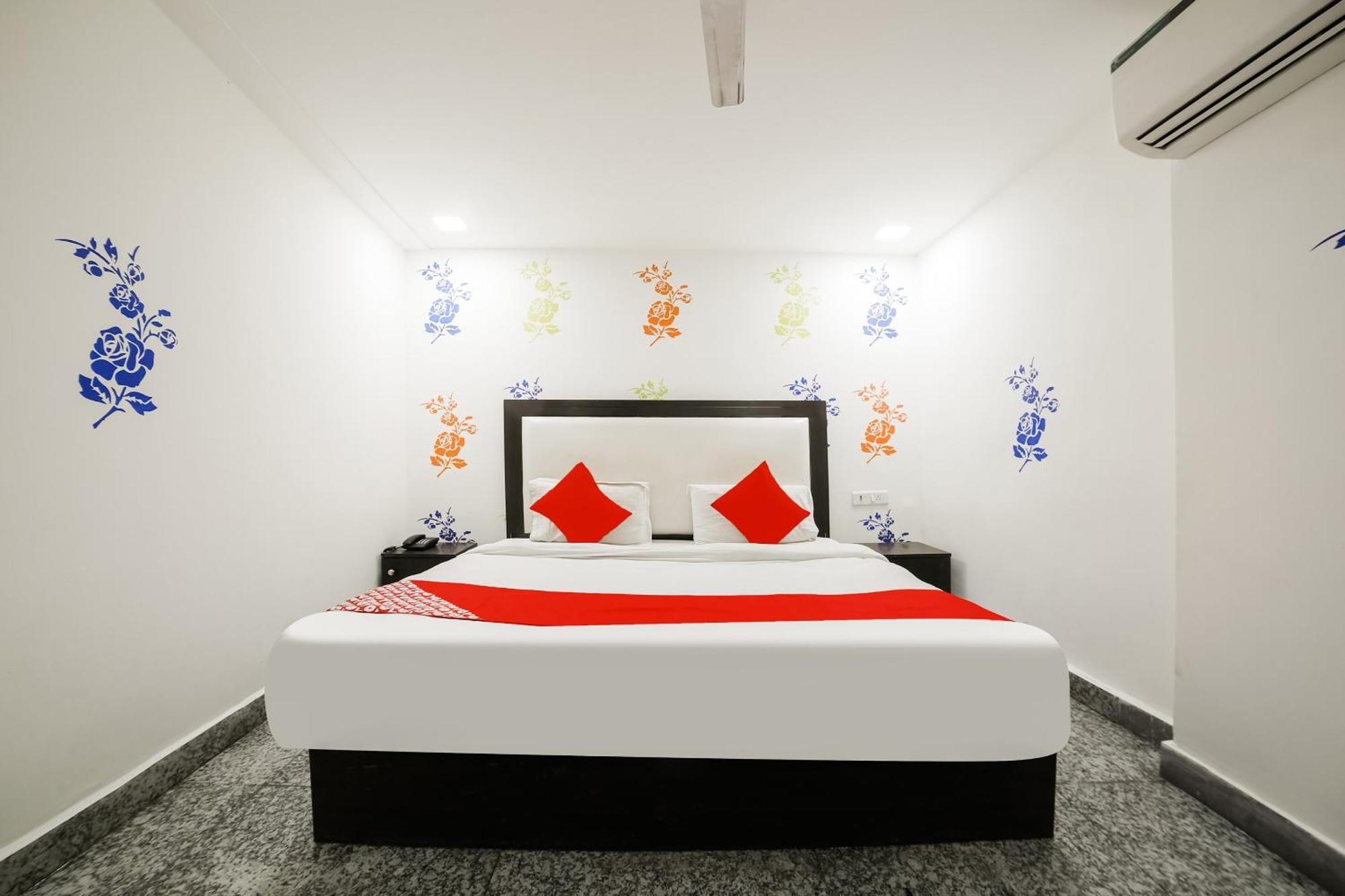 My Comfortable Hotel New Delhi Luaran gambar