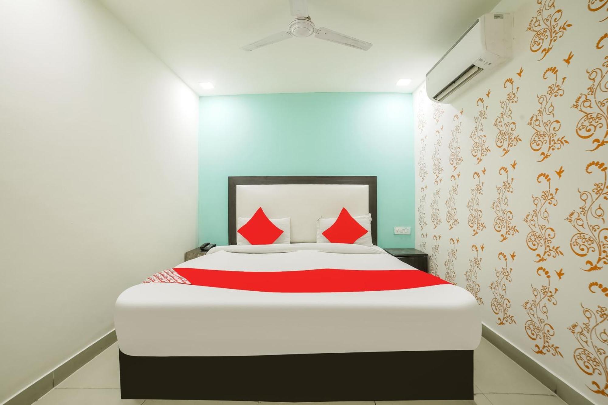 My Comfortable Hotel New Delhi Luaran gambar