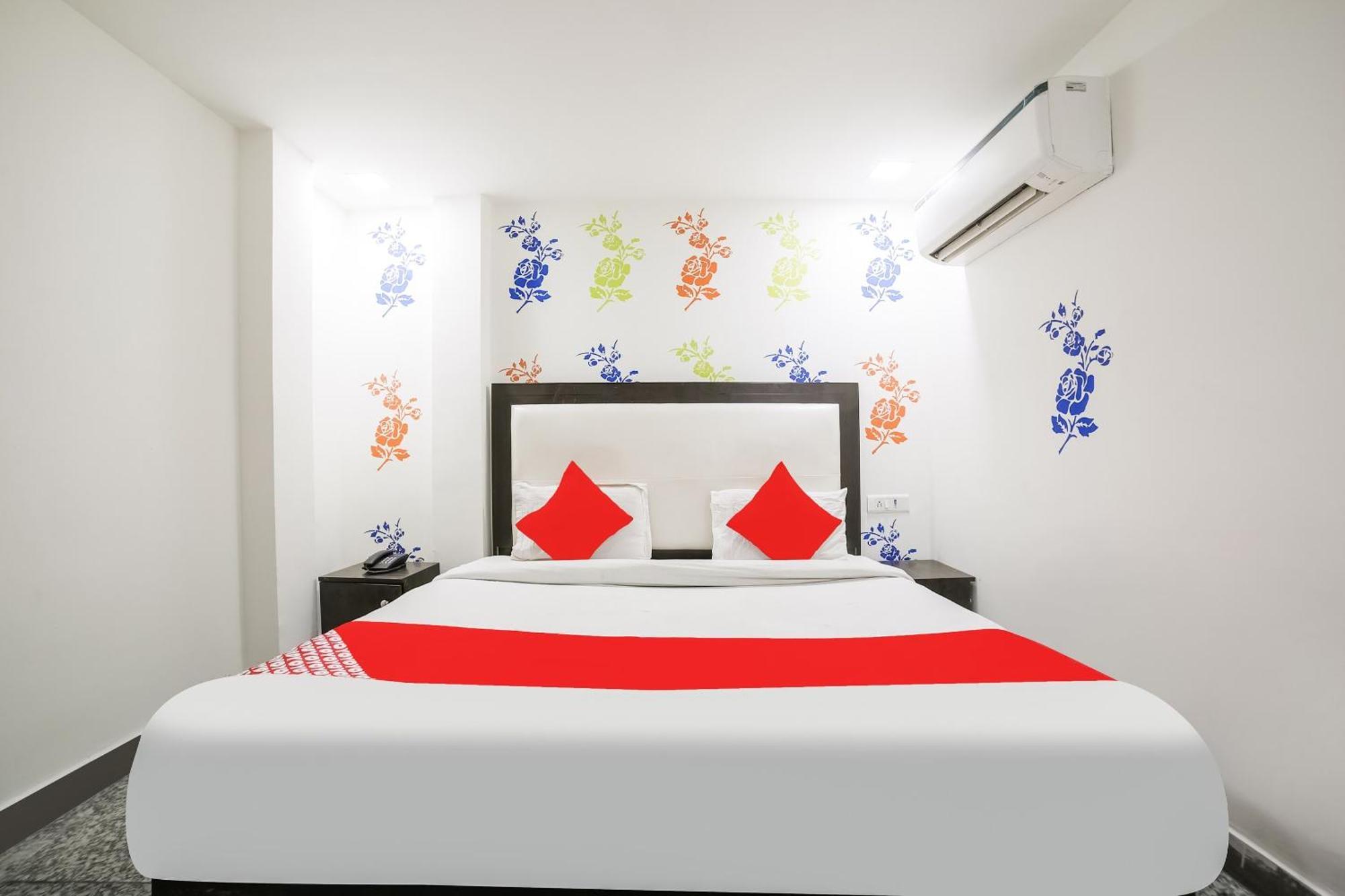 My Comfortable Hotel New Delhi Luaran gambar