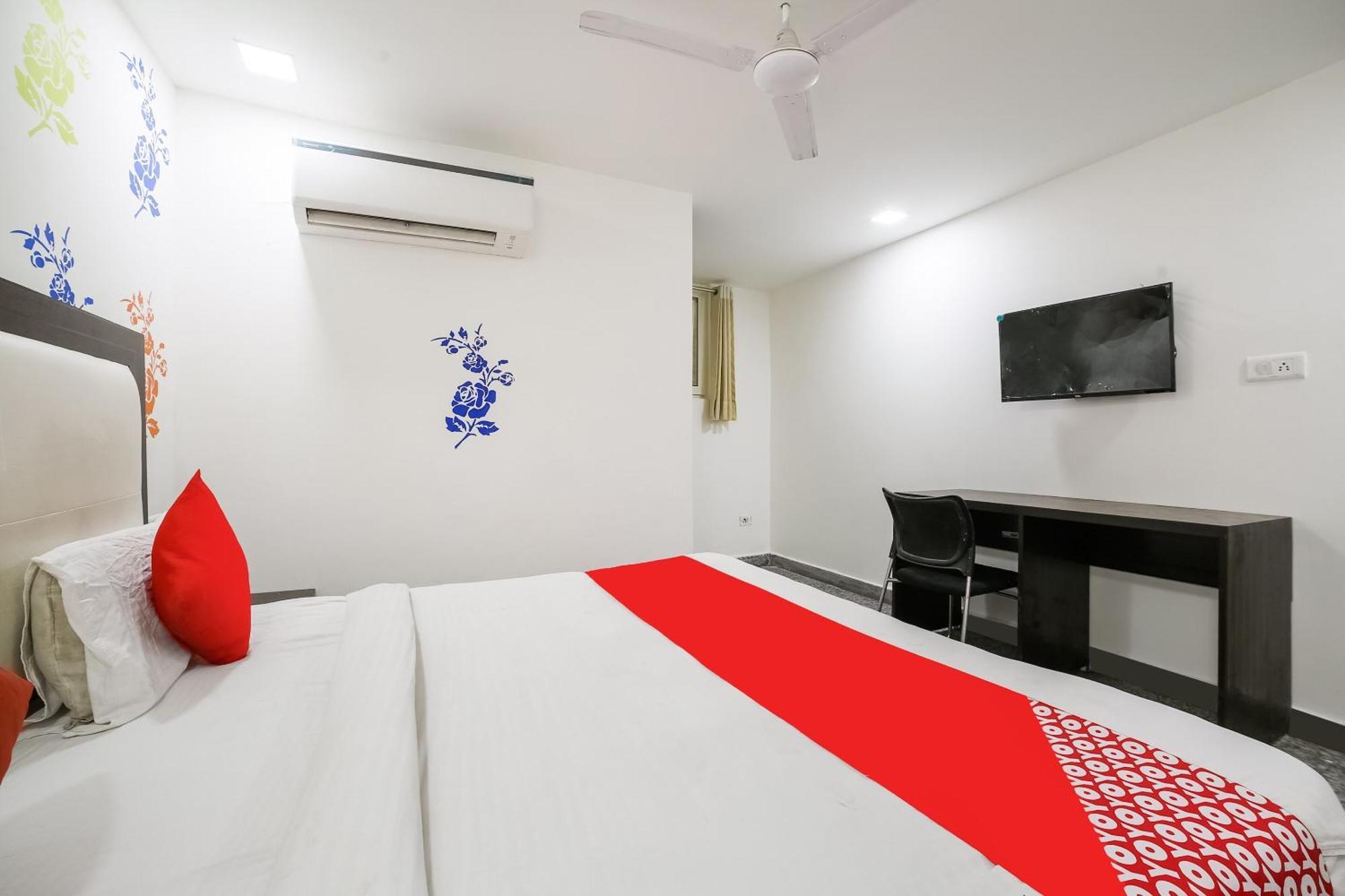 My Comfortable Hotel New Delhi Luaran gambar
